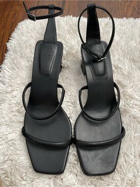 Massimo Dutti Black Minimalist Strappy Block Heel Sandals